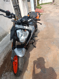 Orange And Gray KTM Duke 200 2022