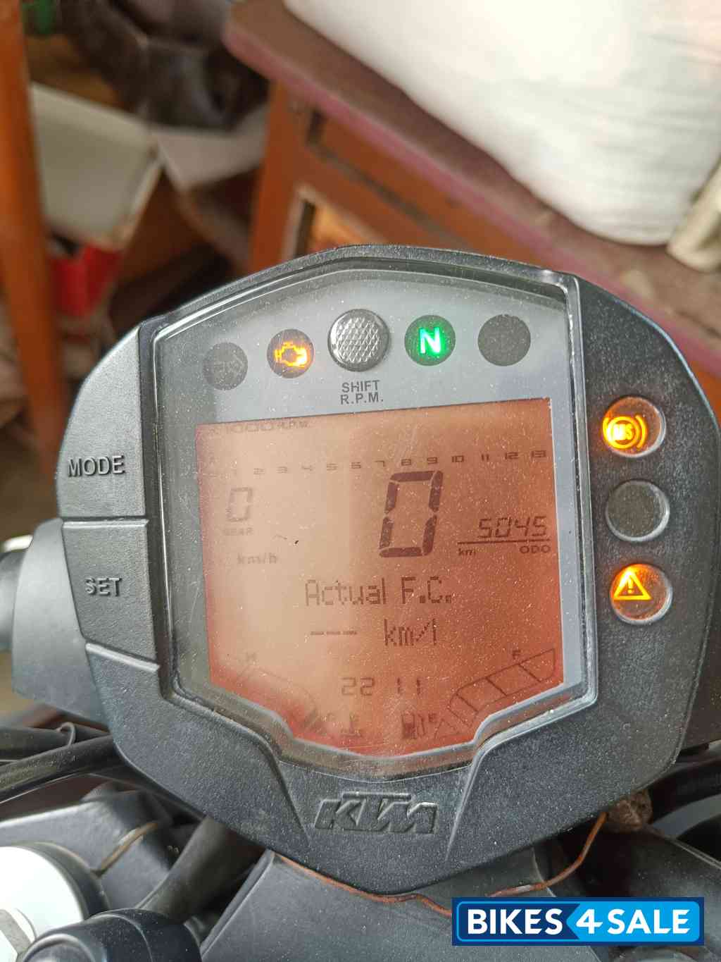 Orange And Gray KTM Duke 200 2022