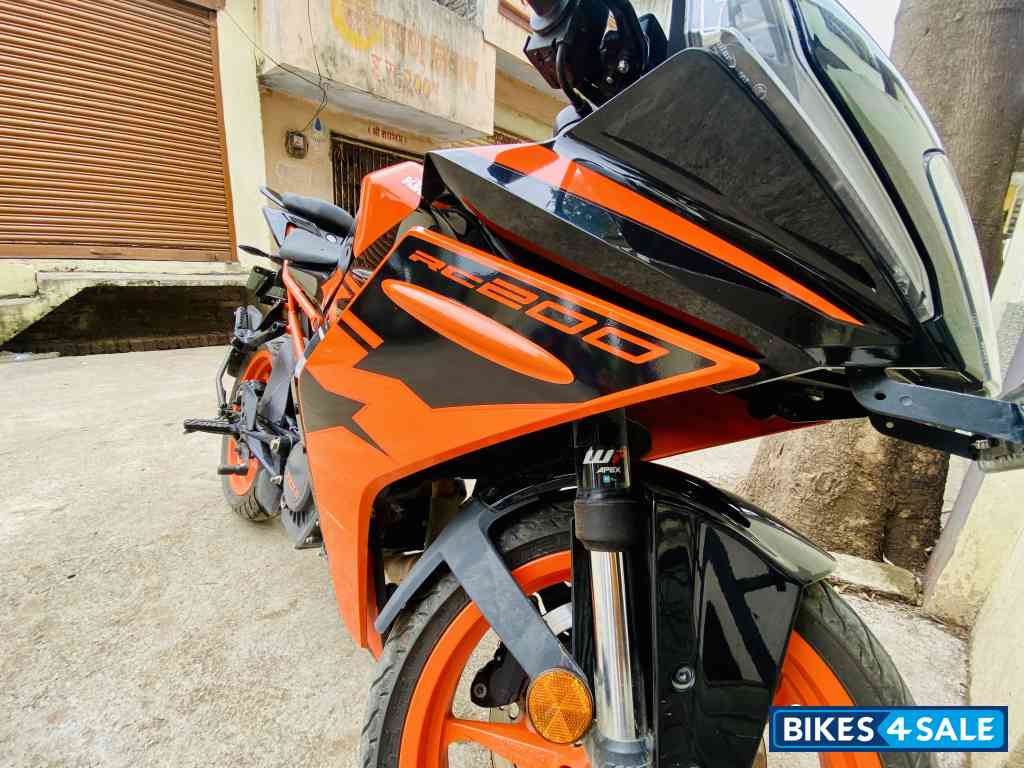 Black Orange KTM RC 200 2022