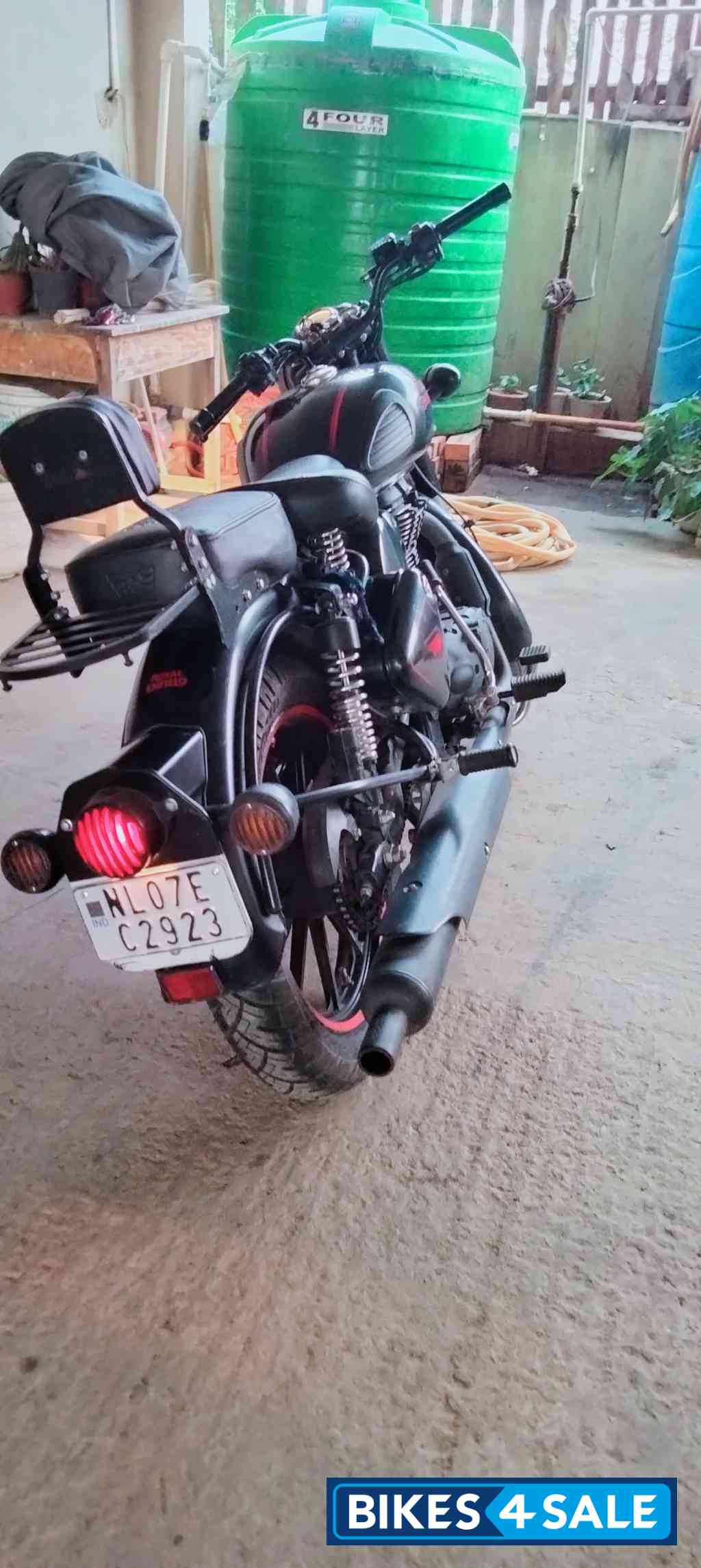 Stealth Black Royal Enfield Classic 350 BS VI