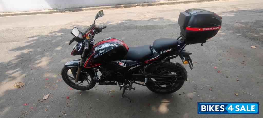 Black/red TVS Apache RTR 200 Fi 4V Black/red TVS Apache RTR 200 Fi 4V