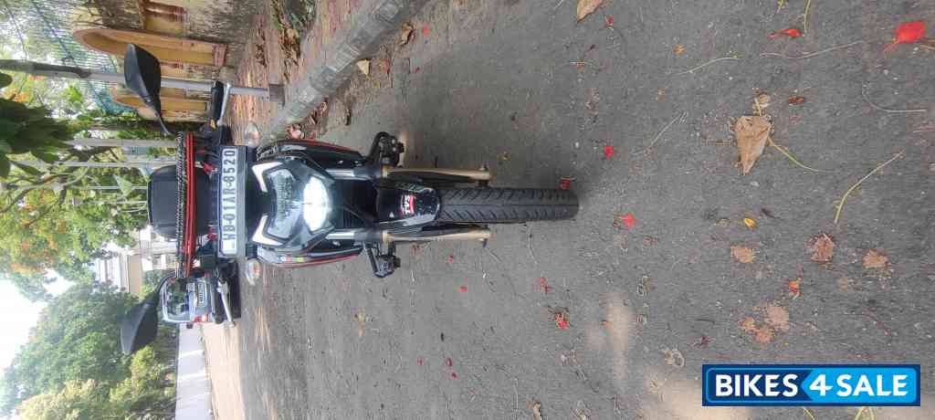 Black/red TVS Apache RTR 200 Fi 4V Black/red TVS Apache RTR 200 Fi 4V