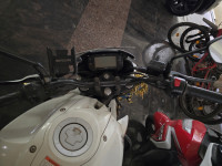 White Suzuki Gixxer 150