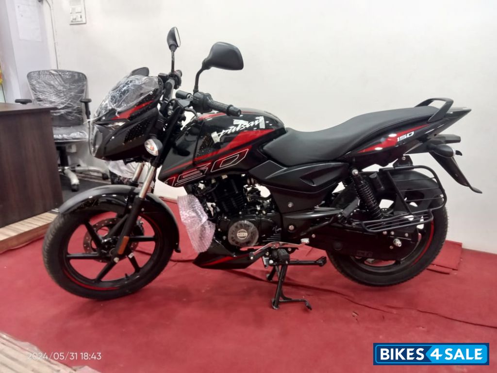 Bajaj Pulsar 150 Twin Disc BS6