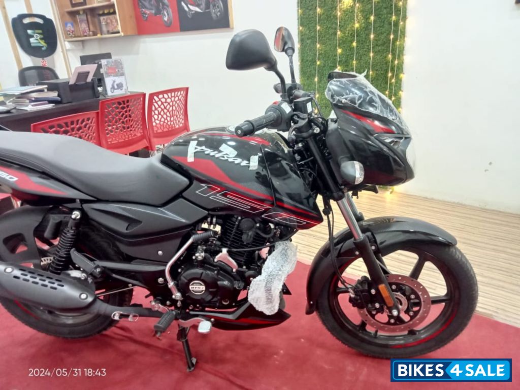 Bajaj Pulsar 150 Twin Disc BS6