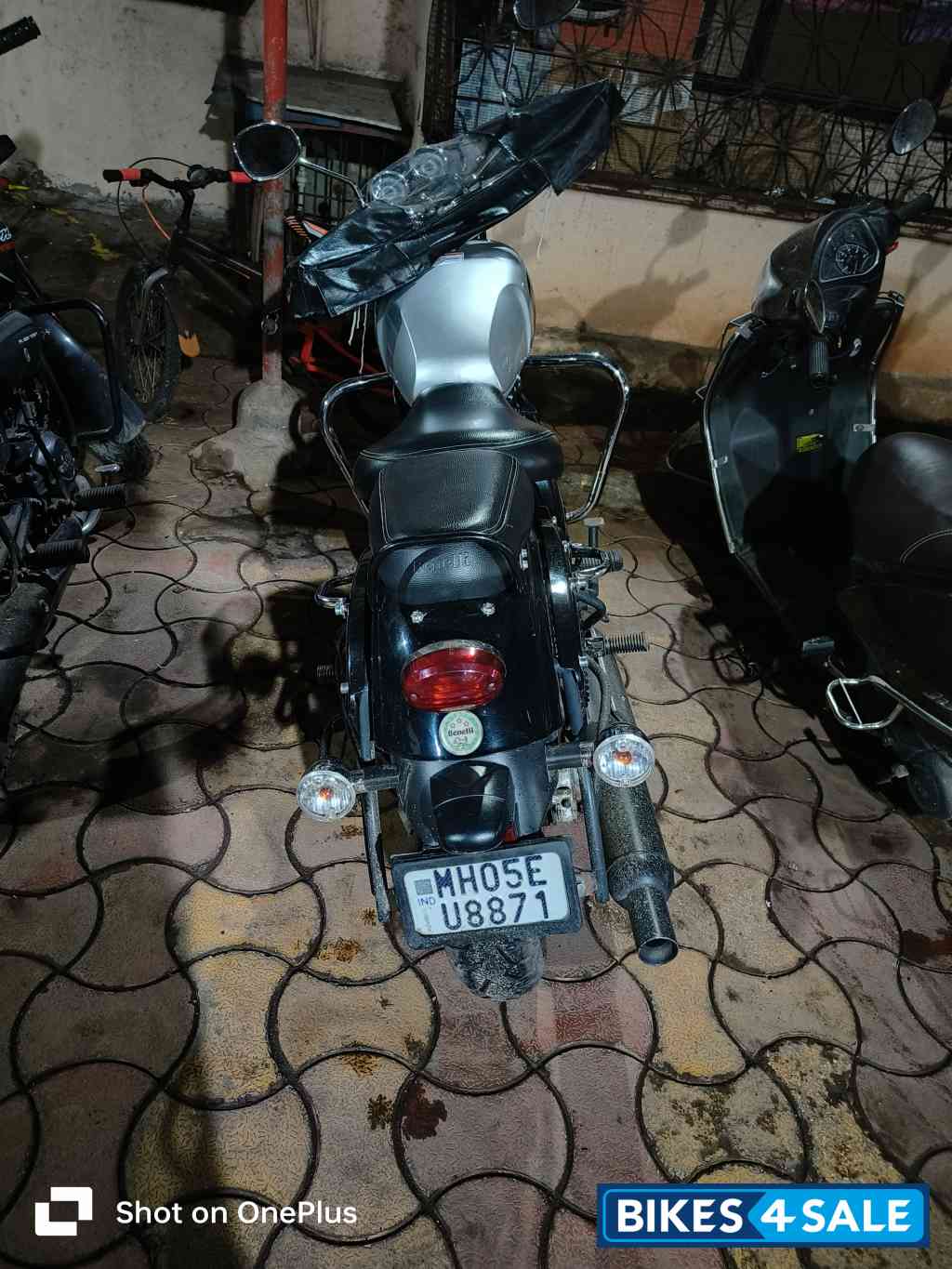 Silver Benelli Imperiale 400