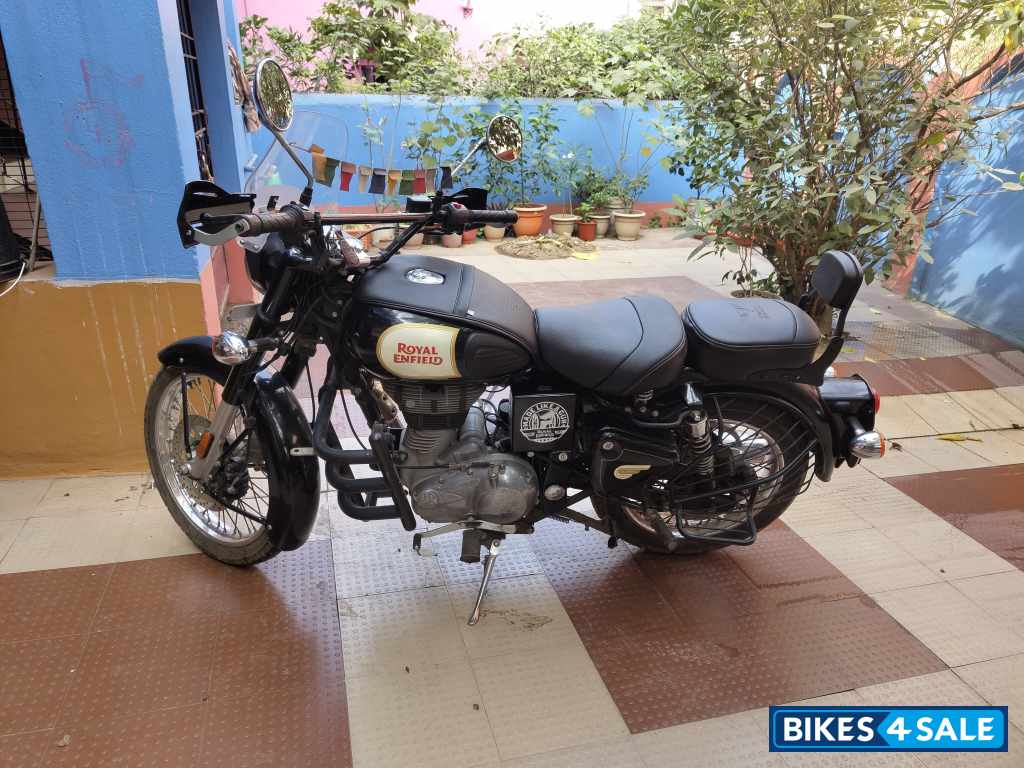 Pure Black Royal Enfield Classic 350 Single Channel BS6