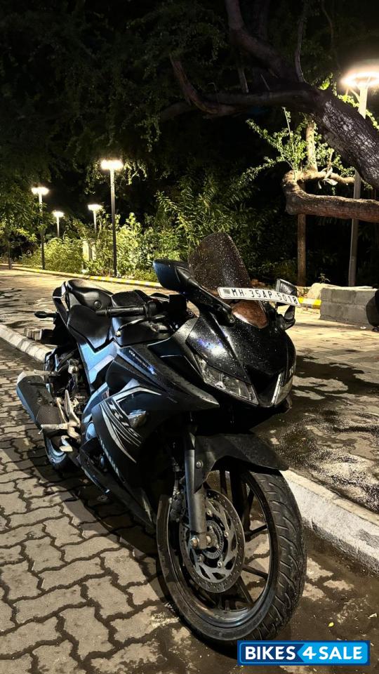Black Yamaha YZF R15 S V3.0