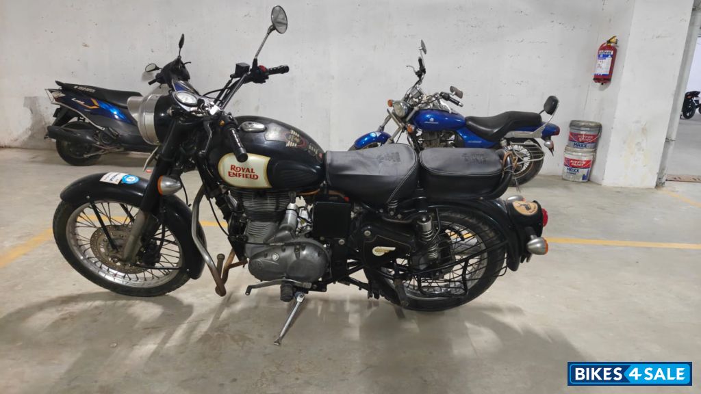 Black Royal Enfield Classic 350 Black Royal Enfield Classic 350