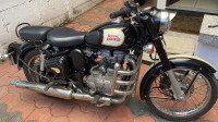Black Royal Enfield Classic 500