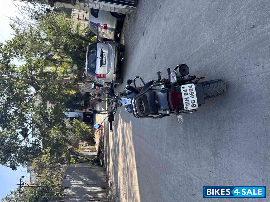 Bajaj Avenger 220 DTS-i