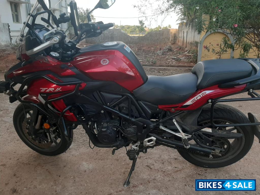 Red Benelli TRK 502 BS6