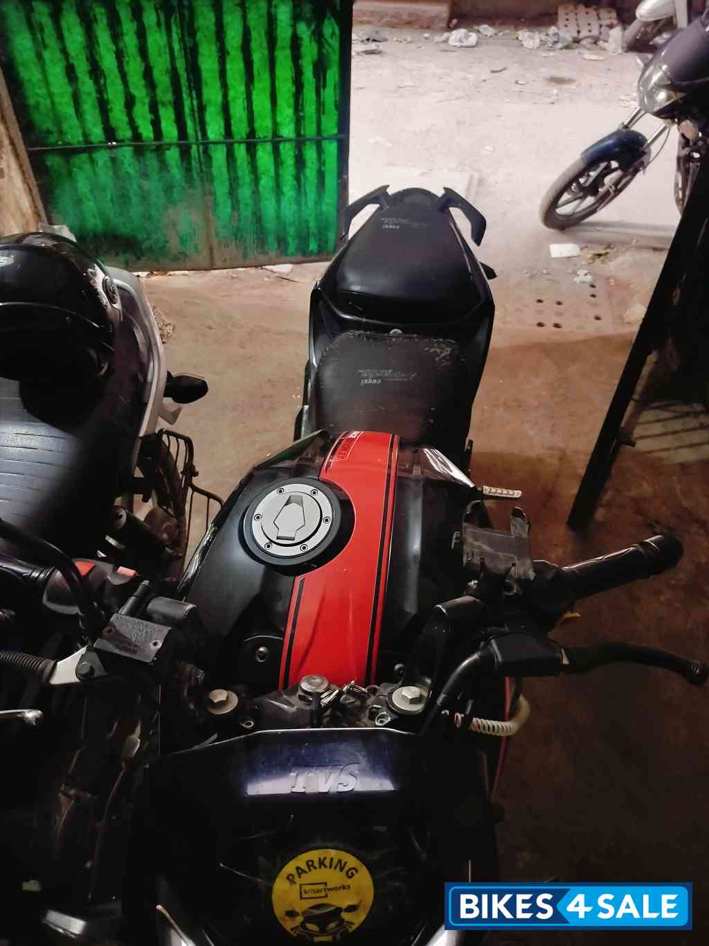 TVS Apache RTR 200 4V