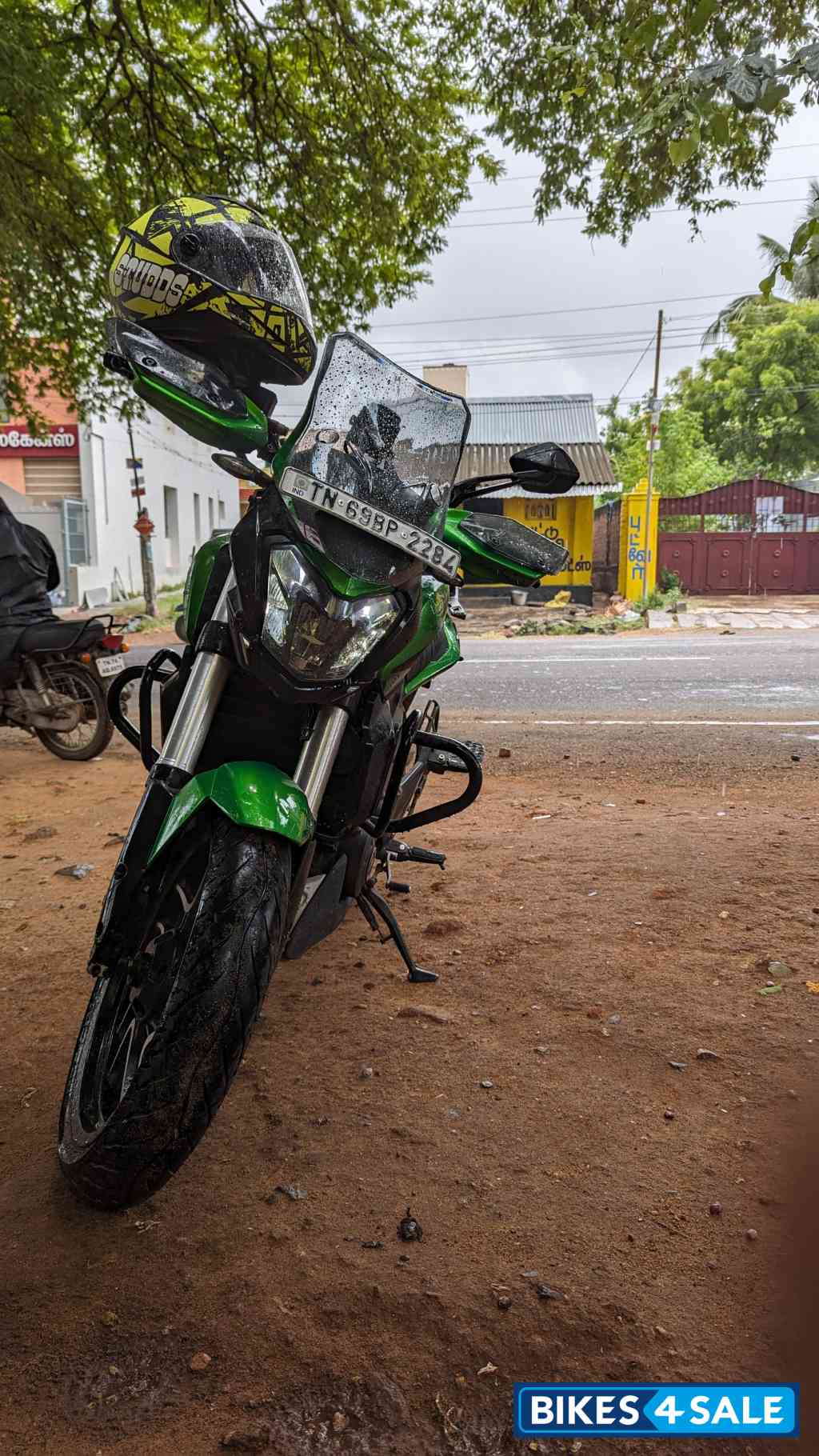 Green Bajaj Dominar 400 ABS BS6