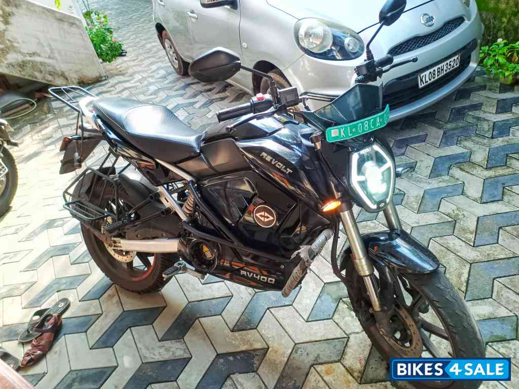 Cosmic Black Revolt RV 400