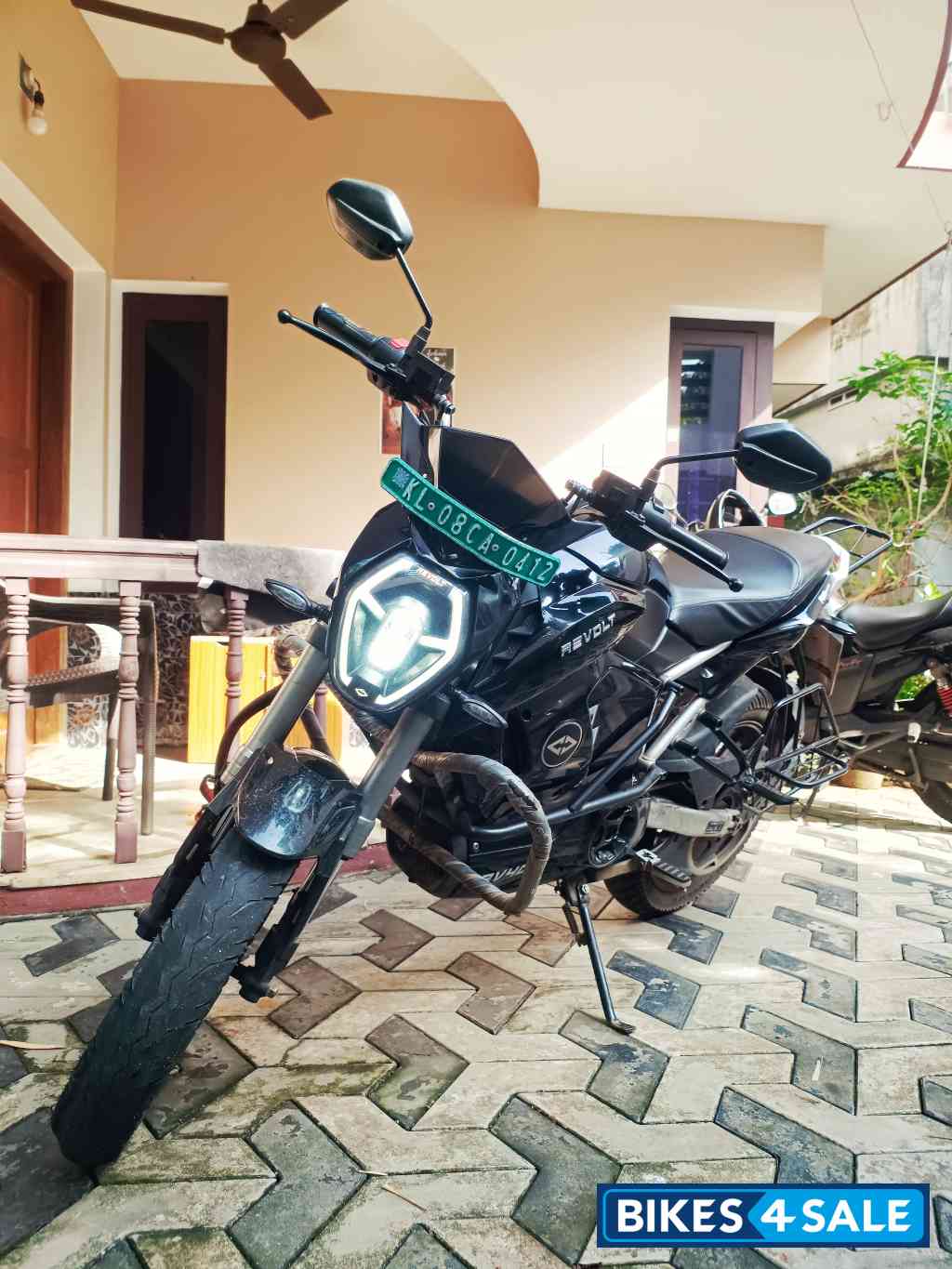 Cosmic Black Revolt RV 400