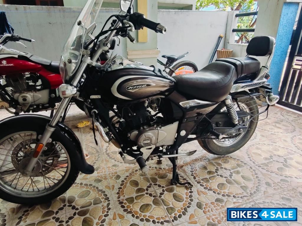 Bajaj Avenger Cruise 220