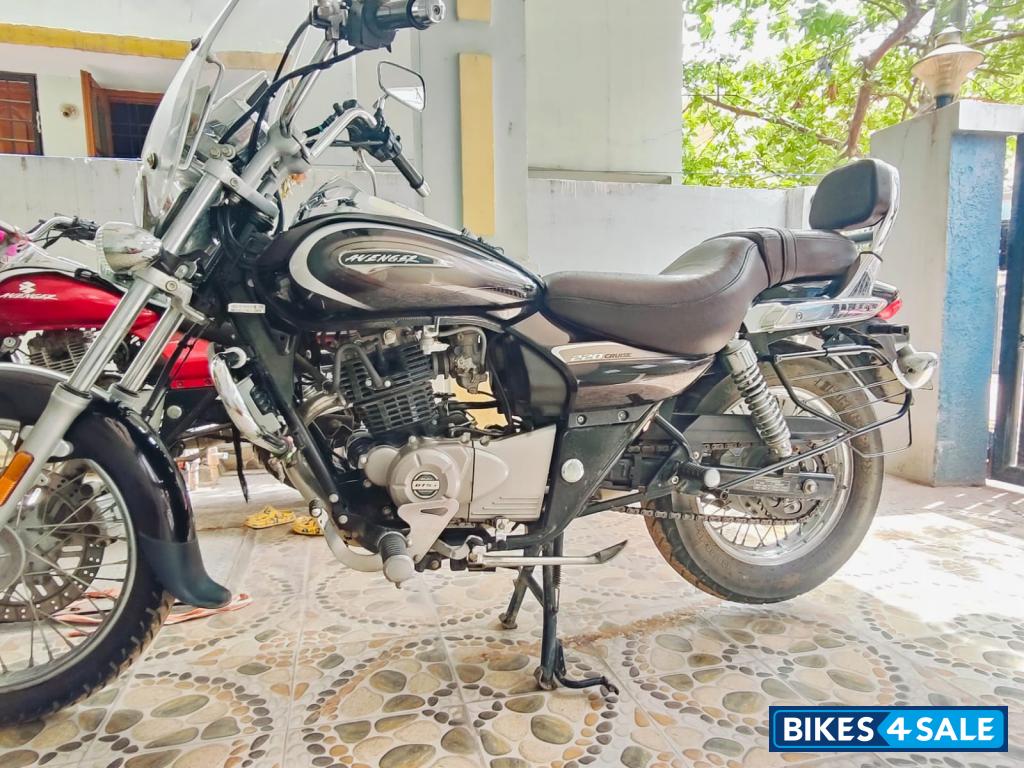 Bajaj Avenger Cruise 220