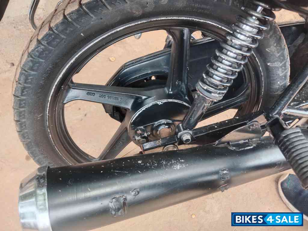 Black Hero Glamour 125 Drum