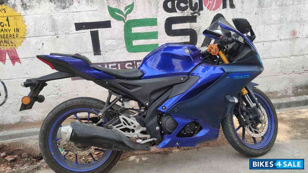 Blue Yamaha R15 V4