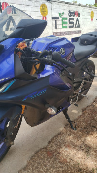 Blue Yamaha R15 V4