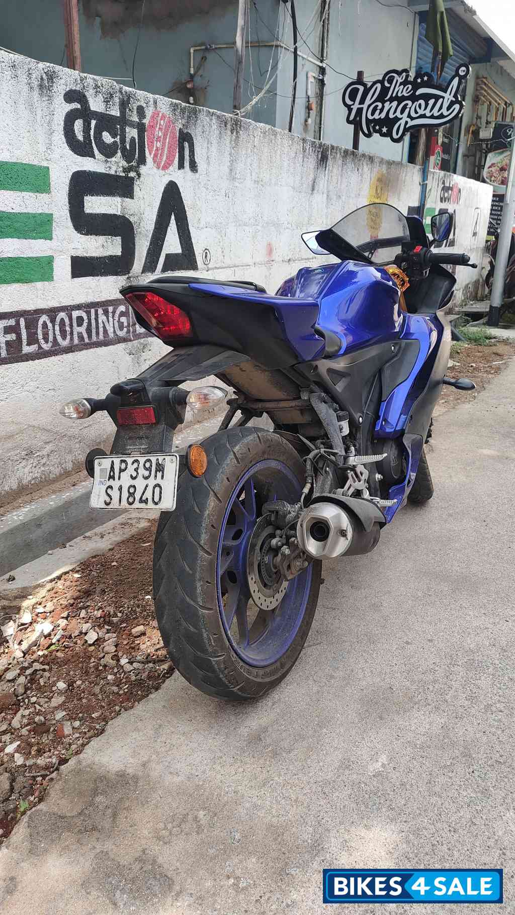 Blue Yamaha R15 V4