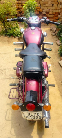 Maroon Royal Enfield Classic 350