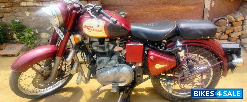 Maroon Royal Enfield Classic 350