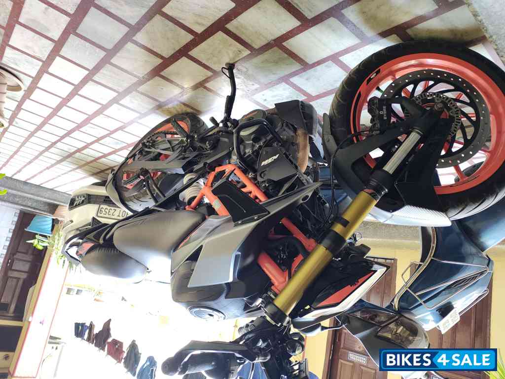 Grey KTM Duke 390 BS6