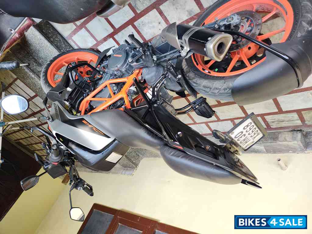 Grey KTM Duke 390 BS6