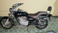 Black Bajaj Avenger 220 DTS-i
