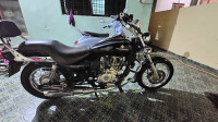 Black Bajaj Avenger 220 DTS-i