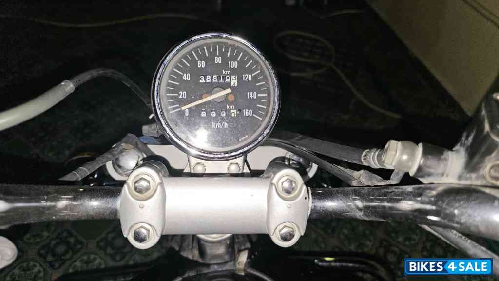 Black Bajaj Avenger 220 DTS-i Black Bajaj Avenger 220 DTS-i