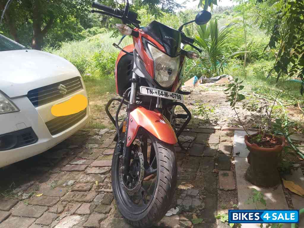 Orange Honda CB Hornet 160R ABS