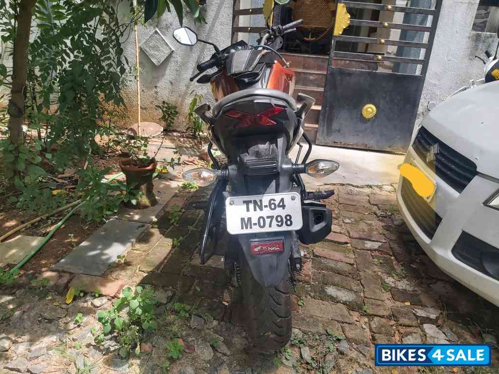 Orange Honda CB Hornet 160R ABS