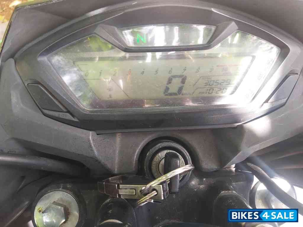 Orange Honda CB Hornet 160R ABS