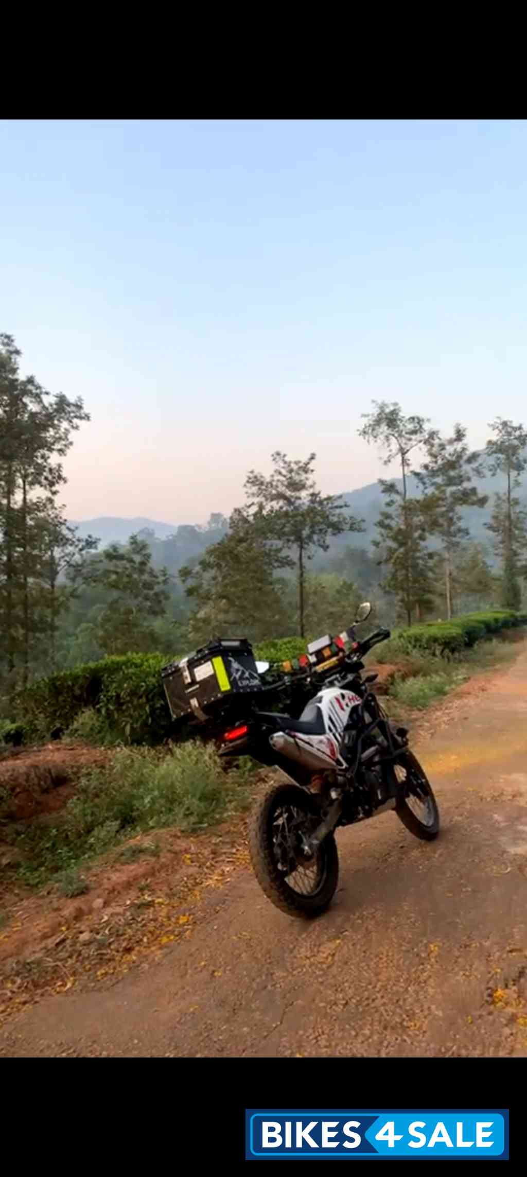 White Hero Xpulse 200 4V Rally Edition