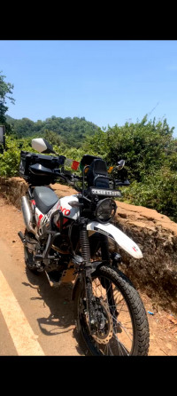 White Hero Xpulse 200 4V Rally Edition