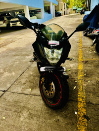 Black Suzuki Gixxer SF