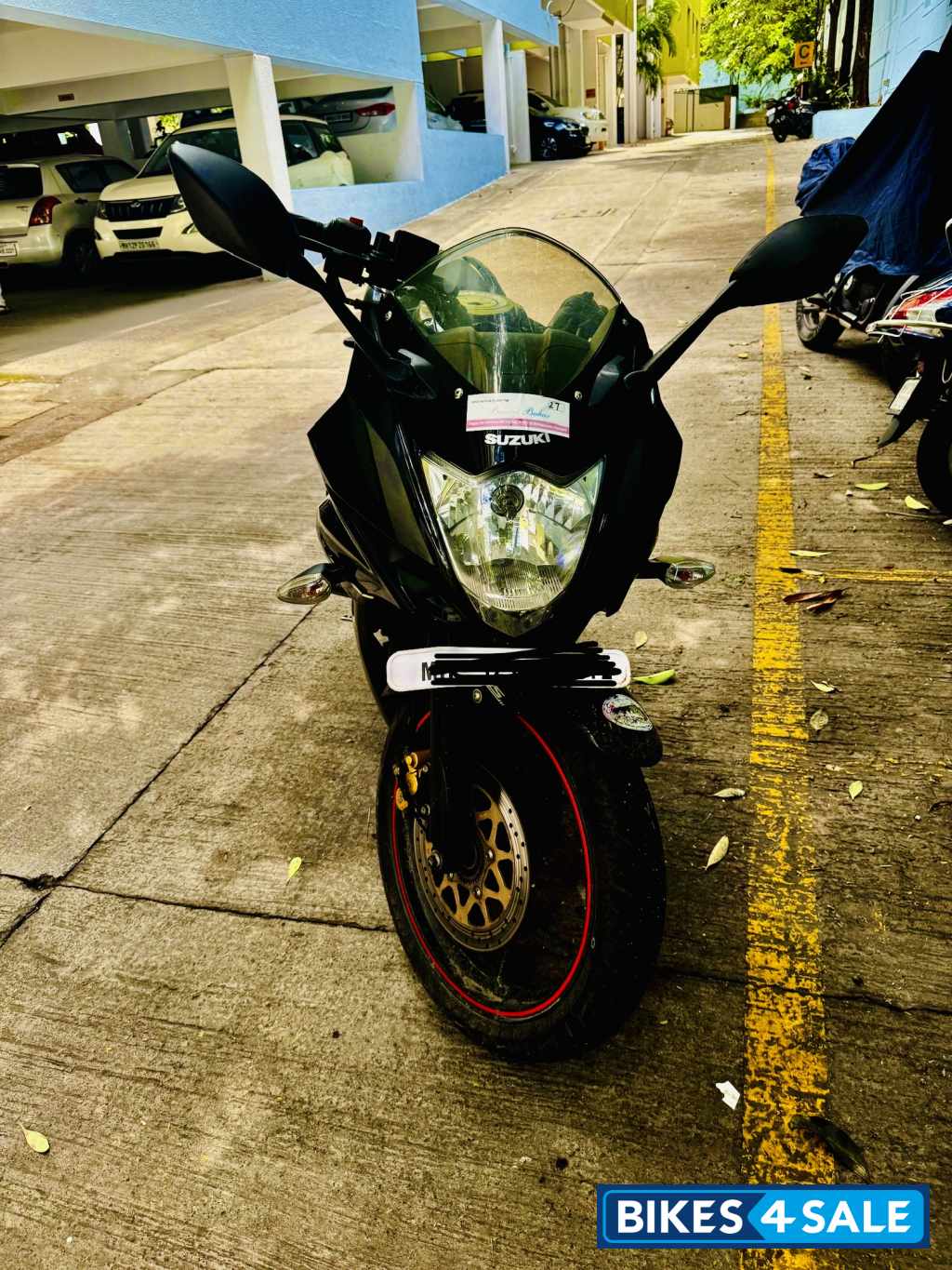 Black Suzuki Gixxer SF