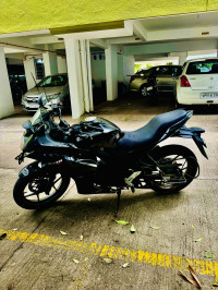 Black Suzuki Gixxer SF