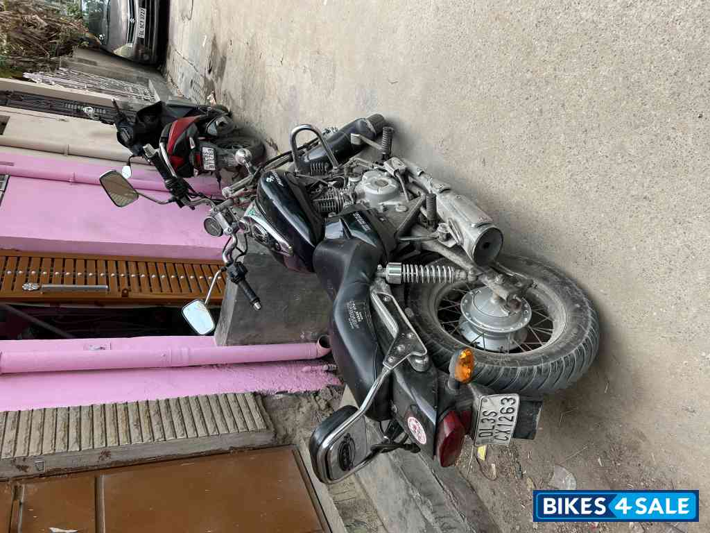 Bajaj Avenger 220 DTS-i