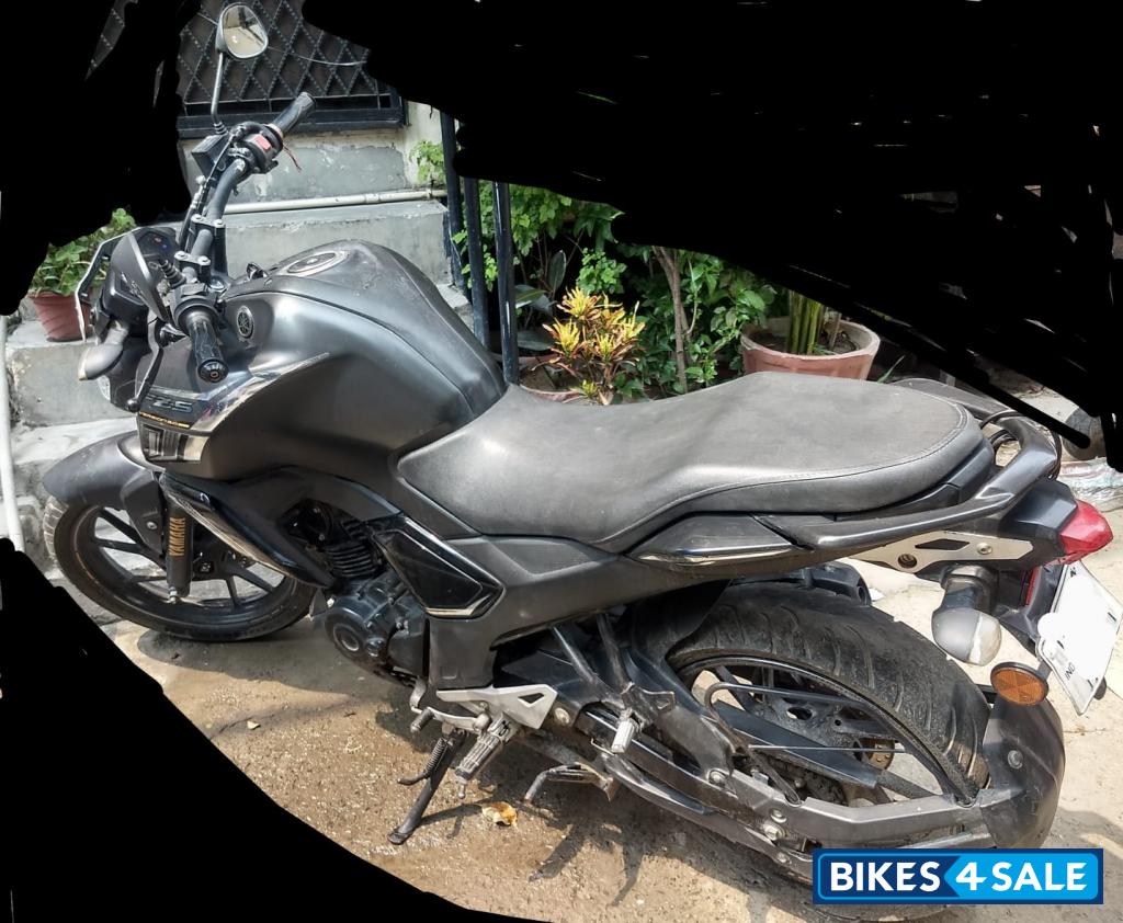 Black Yamaha FZ-S FI V3