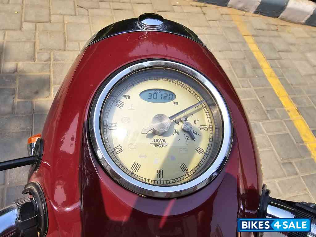 Maroon Jawa 350