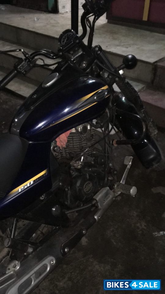 Blue Bajaj Avenger Street 150