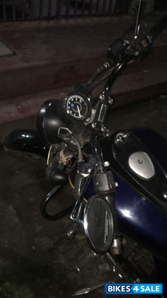 Blue Bajaj Avenger Street 150