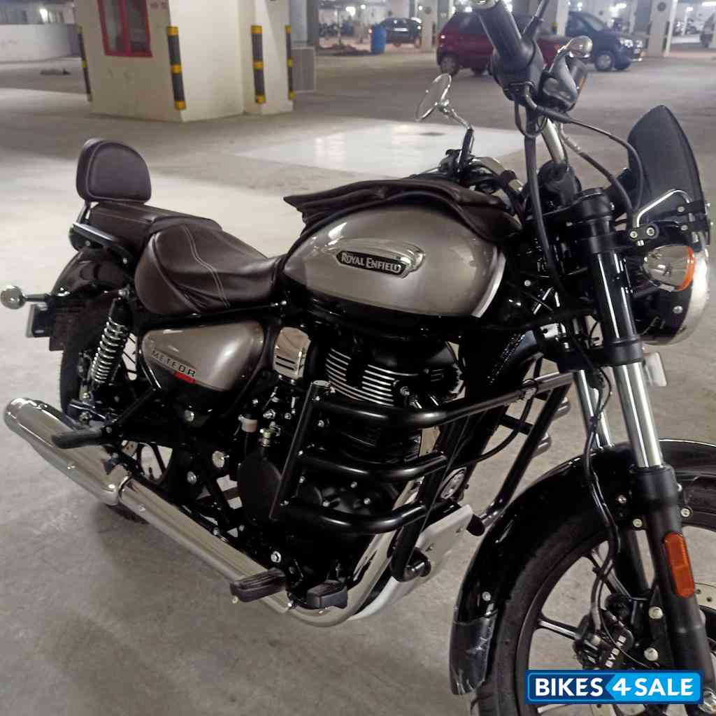 Royal Enfield Meteor 350 Supernova