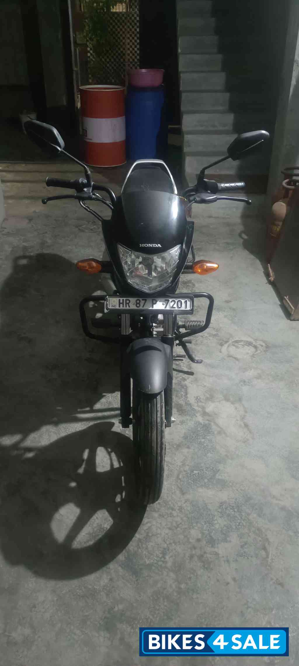 Blue Honda Shine 100