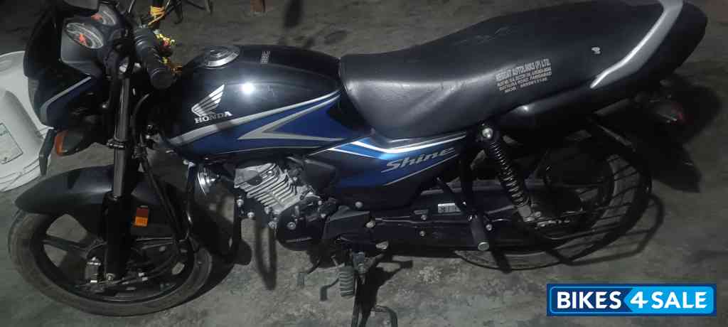 Blue Honda Shine 100