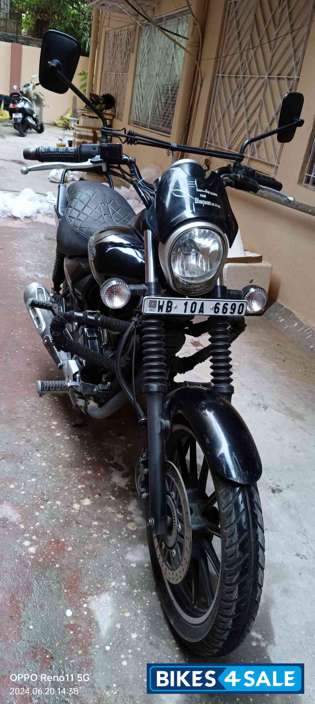 Black Bajaj Avenger Street 160